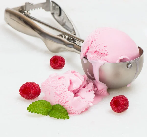 Gelato alla fragola — Foto Stock