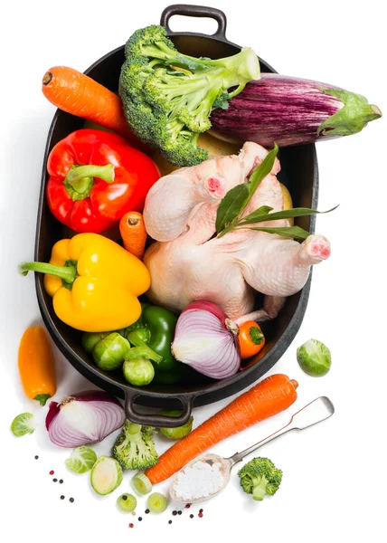 Poulet brut aux légumes vue du dessus — Photo