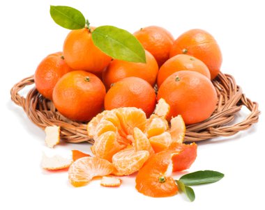 mandalina veya mandarin yaprakları ve dilimleri ile