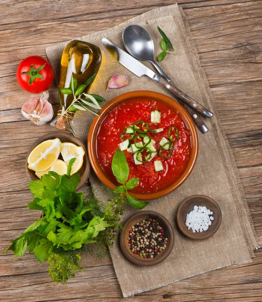 taze domates çorbası