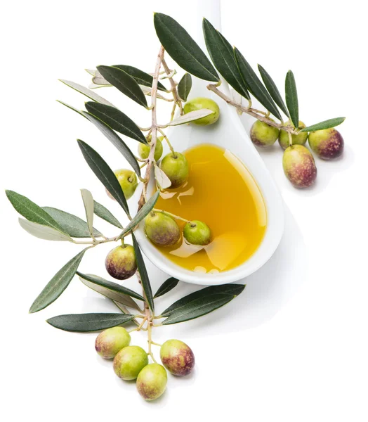 Ruwe olijven en olijfolie — Stockfoto