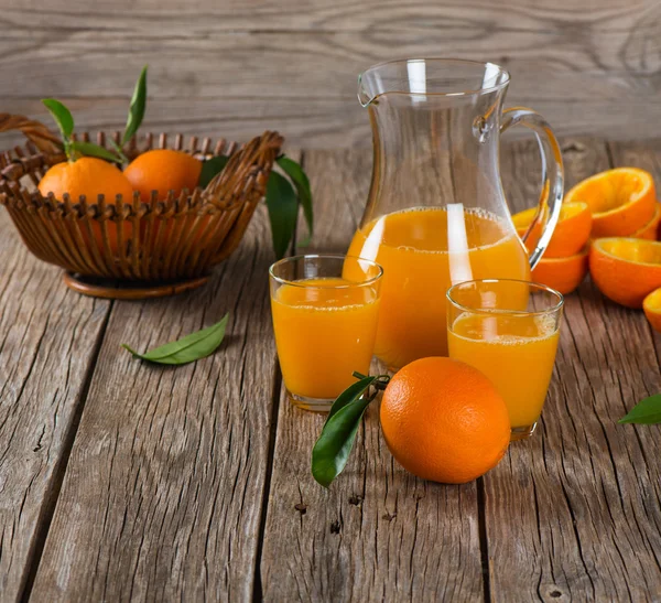 Orange juice and fresh fruits — Stock Photo, Image