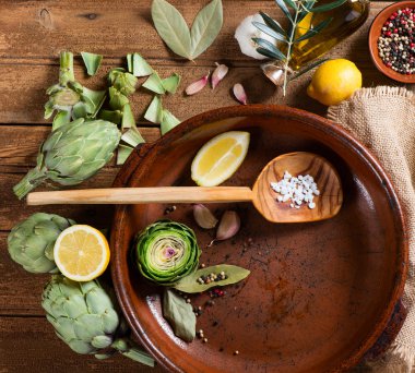 Kavramı ile enginar pişirme.