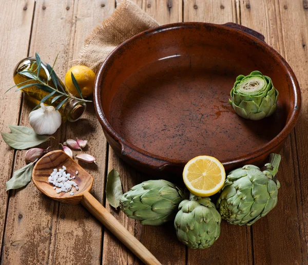 Kitchen still life of artichoke — Stock Photo, Image