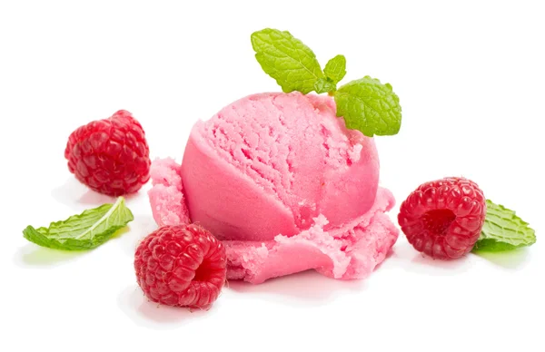 Malinová zmrzlina s berry — Stock fotografie