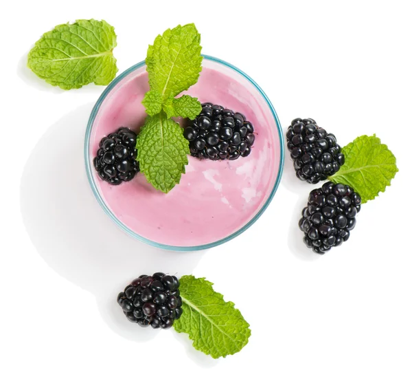 Szkła blackberry milkshake, widok z góry — Zdjęcie stockowe