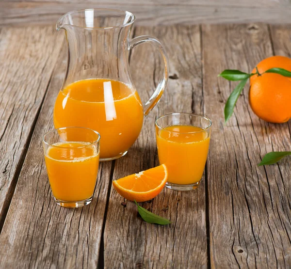 Ovoce a pomerančový džus — Stock fotografie