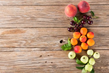  meyve çeşitli ahşap üzerine