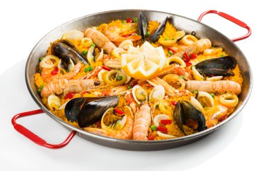 İspanyol paellası ve deniz ürünleri.