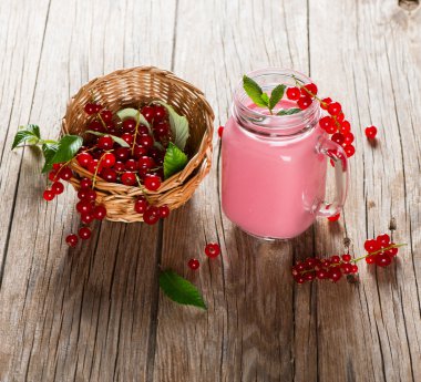 Jar mug of red currant milkshake