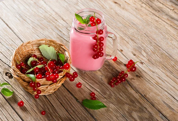 Drink smoothie of red currant — Φωτογραφία Αρχείου