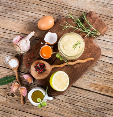 Mayonez sos görünümünün üst