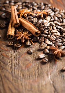 Siyah kahve ve baharat