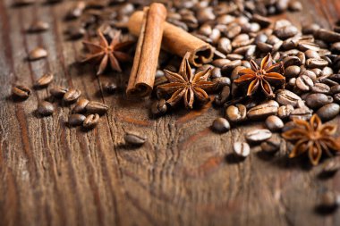 Roasted coffee and spices