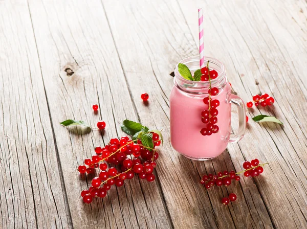 Smoothie of redcurrant — Stock Photo, Image