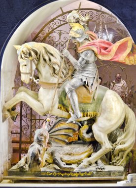 Bethlehem doğuş Kilisesi. Aziz George'un heykel. At sırtında bir yılan - öldürme dragon