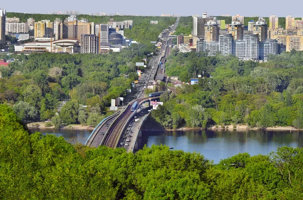 Kiev, paisagem da cidade da primavera — Fotografia de Stock