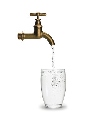 Filling by water of a glass from brass faucet