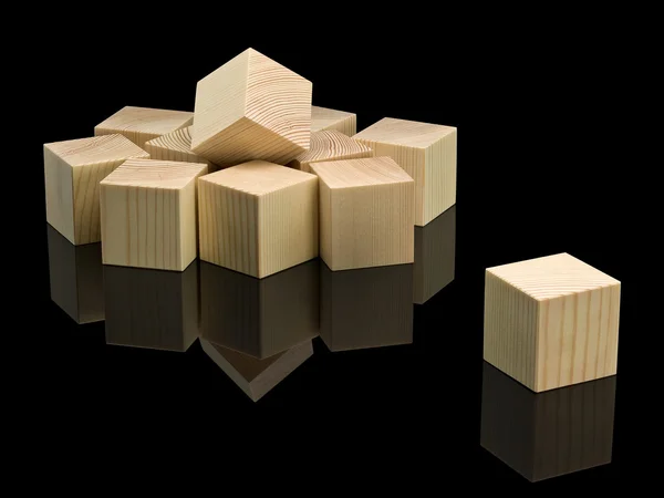 Montón de cubos de madera y cubo de madera separado —  Fotos de Stock