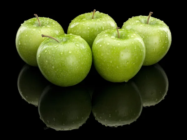 Vijf groene appels — Stockfoto