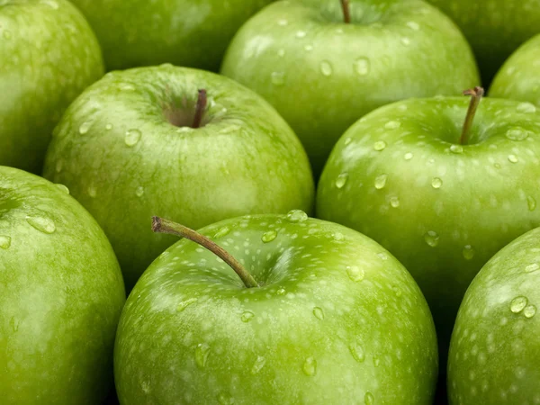 Grupo de maçãs verdes — Fotografia de Stock