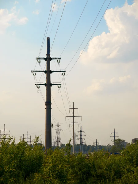 High-voltage transmission line — Stock Photo, Image