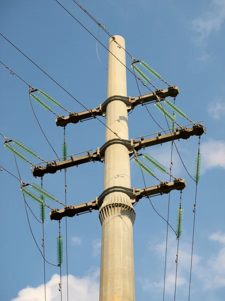 Hoog-voltage transmissielijn — Stockfoto