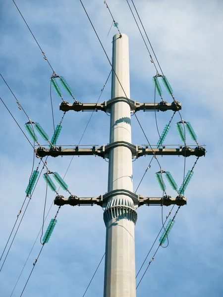 Hoog-voltage transmissielijn — Stockfoto