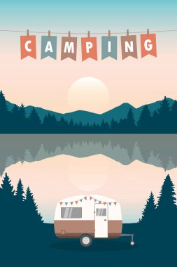 Kamp yaz tatilinde yol gezisinde.