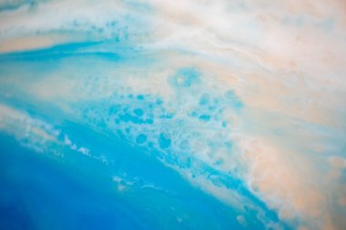 Soyut ruhani bronz, mavi ve beyaz girdap. Orijinal reçine sanat epoksi reçine resminin bir parçası. Yüksek kalite detaylar. Mermer dokusu. Modern bayraklar için akışkan sanat, ruhani grafik tasarımı.