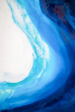 Soyut ruhani bronz, mavi ve beyaz girdap. Orijinal reçine sanat epoksi reçine resminin bir parçası. Yüksek kalite detaylar. Mermer dokusu. Modern bayraklar için akışkan sanat, ruhani grafik tasarımı.