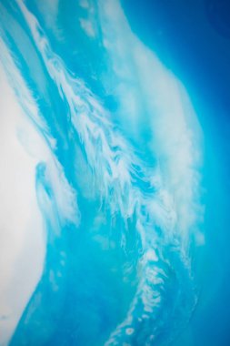 Soyut ruhani bronz, mavi ve beyaz girdap. Orijinal reçine sanat epoksi reçine resminin bir parçası. Yüksek kalite detaylar. Mermer dokusu. Modern bayraklar için akışkan sanat, ruhani grafik tasarımı.