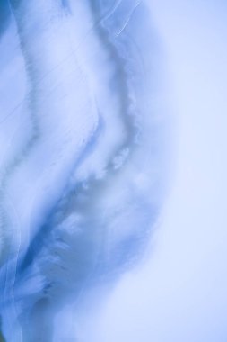 Sıvı akış desenli boya. Modern sanat geçmişi. Soyut epoksi reçine resmi. Bronz renkli yeşil dalgalar. soyut dijital kağıt ince sanat deseni.