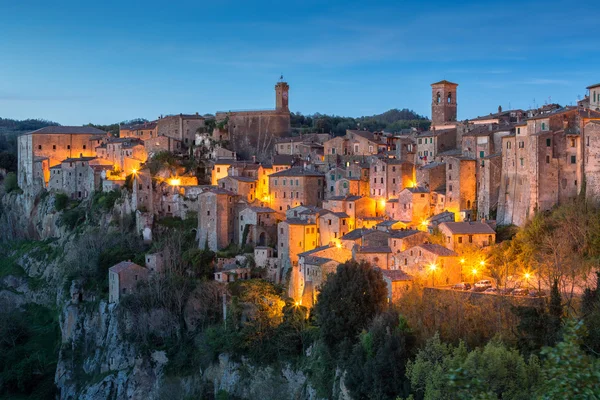 Sorano am Abend — Stockfoto