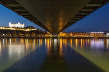 Bratislava, Slovakya, Europe başkenti akşam cityscape
