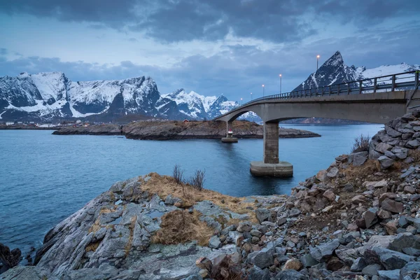 Oblouk mostu v Hamnoy, Lofoty, Norsko — Stock fotografie