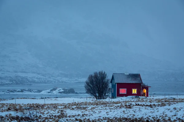 'S avonds tijd, Lofoten eilanden, Noorwegen — Stockfoto