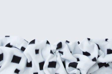 Beyaz arka planda siyah-beyaz ekose. Metin için yer.