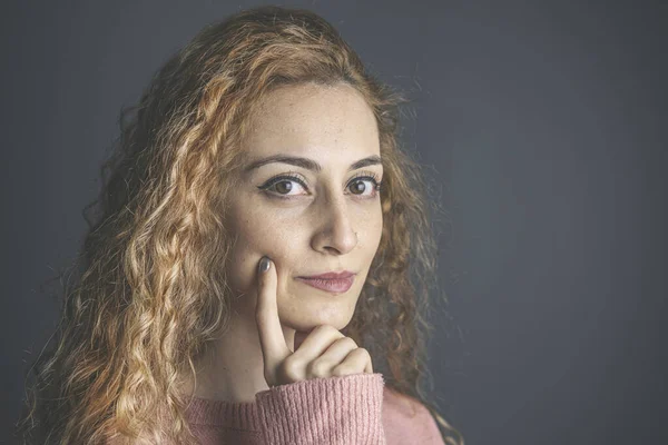 Emociones Humanas Cabeza Chica Joven Emocional — Foto de Stock