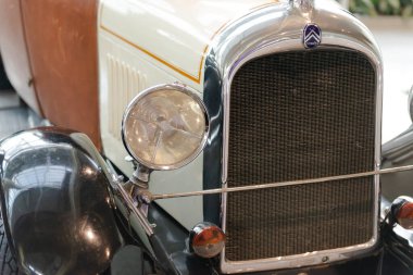 - Rusya. Moskova. 2020 kışı. Eski arabaların sergisi. Citroen, model B. Metal gövdeli ilk Avrupa arabası..