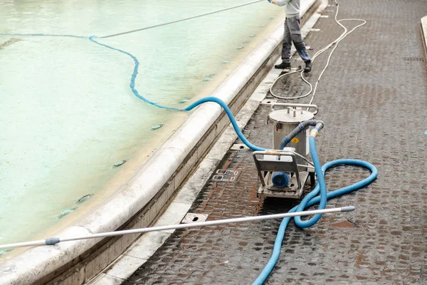 Roma Italia Invierno 2020 Limpieza Fontana Trevi Monedas Bombeando Monedas —  Fotos de Stock