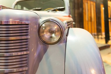 Moskova. - Rusya. Eski arabaların sergisi. Polis arabası sergileniyor