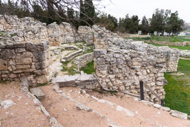 Tauric Chersonesos. Antik bir şehirde bir amfi tiyatro, ya da ondan geriye ne kaldıysa. Eski bir şehrin kalıntıları..