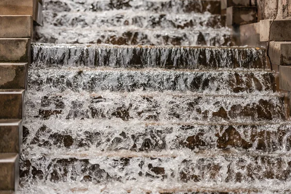 Fuente Calle Las Escaleras Agua Corre Por Las Escaleras Área —  Fotos de Stock