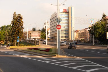 Minsk. Beyaz Rusya. 2019 yazında. Pobediteley Caddesi Lenin Caddesi 'ne döner.