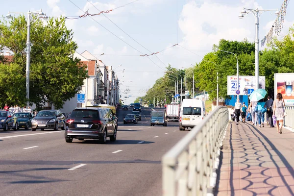 Μινσκ Λευκορωσία Καλοκαίρι 2019 Maxim Bogdanovich Street Κοντά Στη Γέφυρα — Φωτογραφία Αρχείου