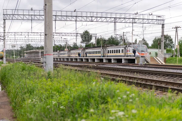 Oblast Moscovo Rússia Verão 2020 Plataforma Com Trem Elétrico Estação — Fotografia de Stock