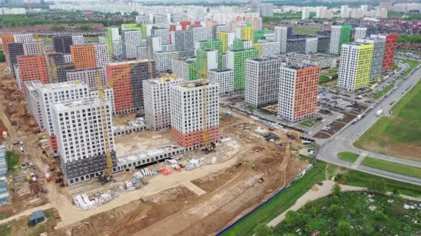 Uusi Asuinalue Uudessa Moskovassa Talojen Rakentaminen Eri Puolilta Uudessa Asuntorakennuksessa — kuvapankkivideo