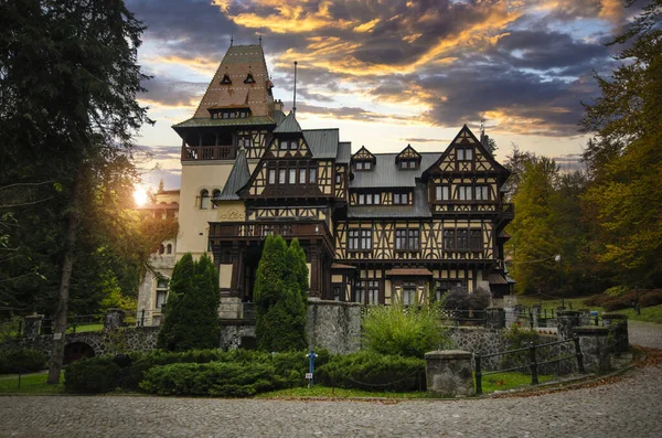 Castello Pelisor Nel Parco Del Castello Peles Sinaia Romania — Foto Stock