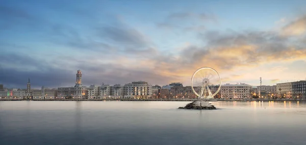 Panoramic Sunset View Illuminated Giant Ferris Wheel Waterfront Bari Region — Stock Photo, Image